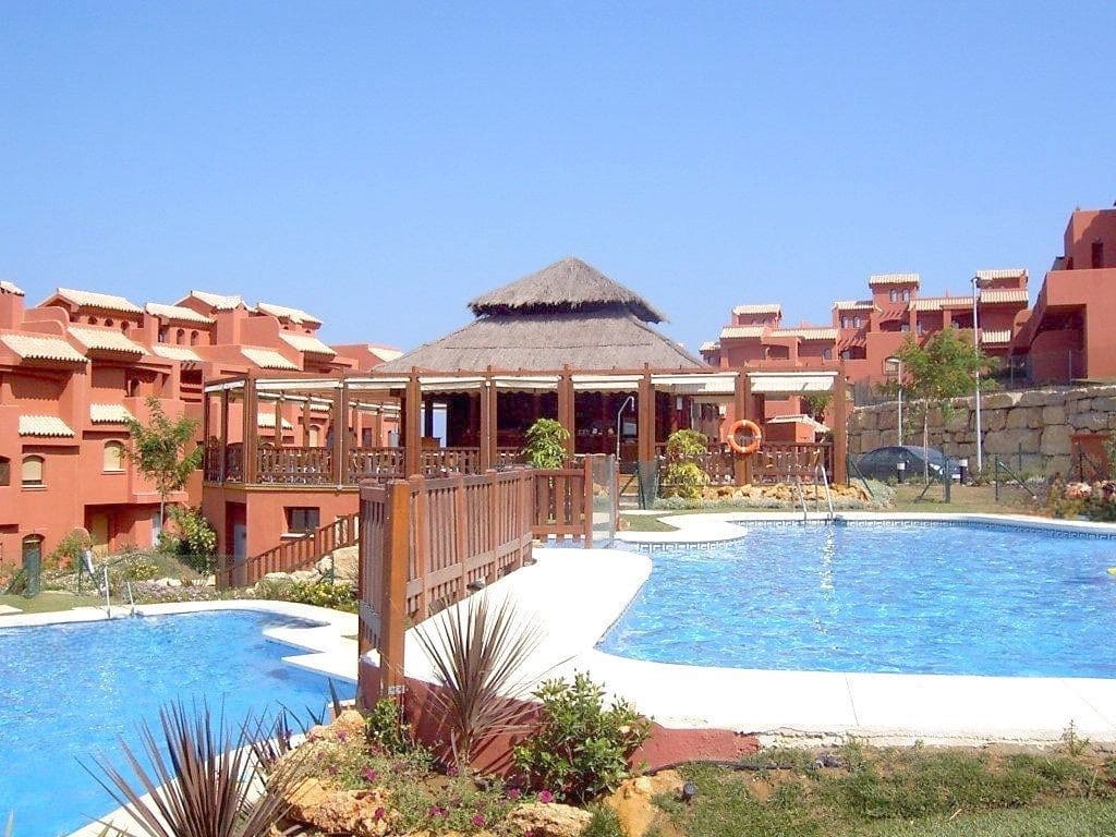 2 Zimmer Apartment zu verkaufen in Estepona mit Pool Garage - 279.000 € (Ref: 9804231)