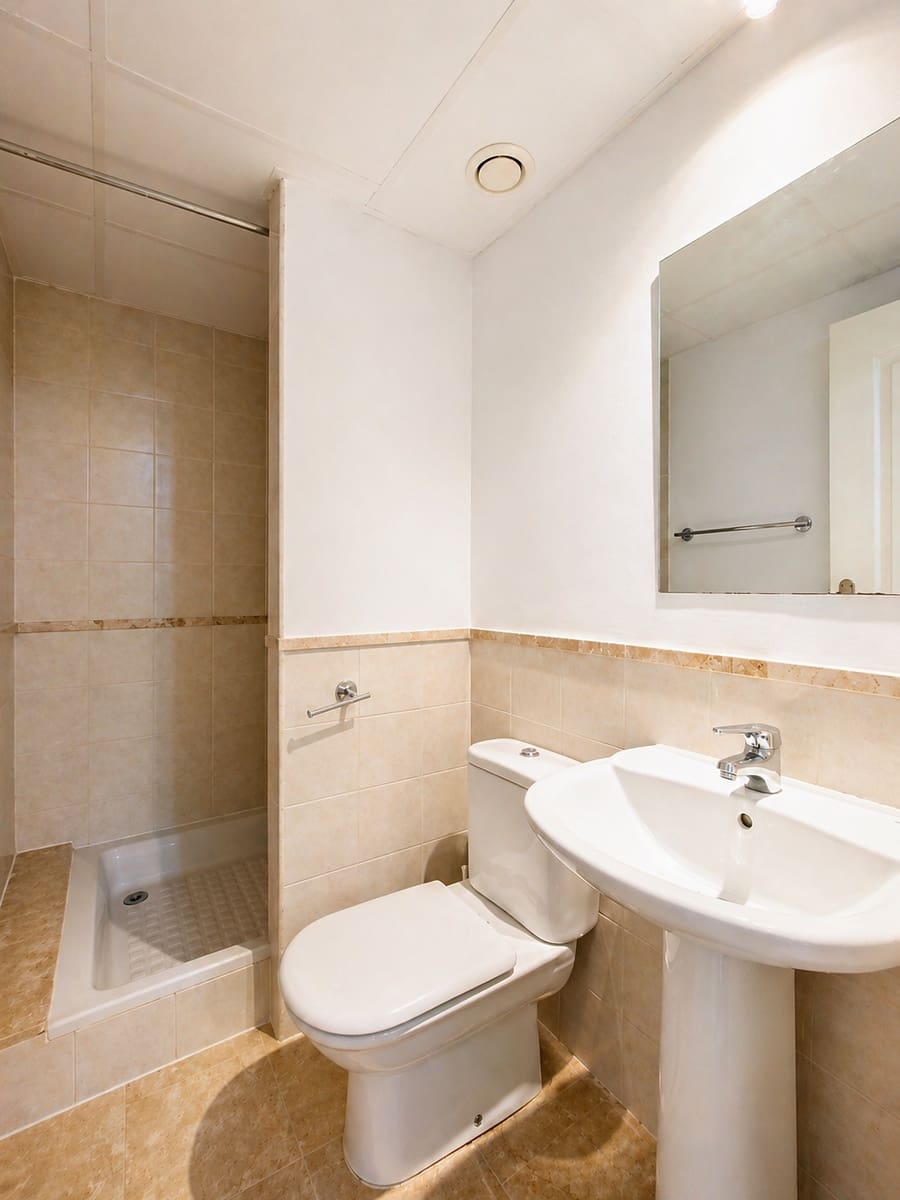 2 Zimmer Apartment zu verkaufen in Estepona mit Pool Garage - 279.000 € (Ref: 9804231)