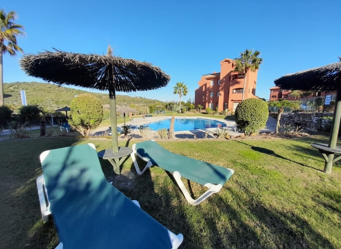 2 Zimmer Apartment zu verkaufen in Estepona mit Pool Garage - 279.000 € (Ref: 9804231)