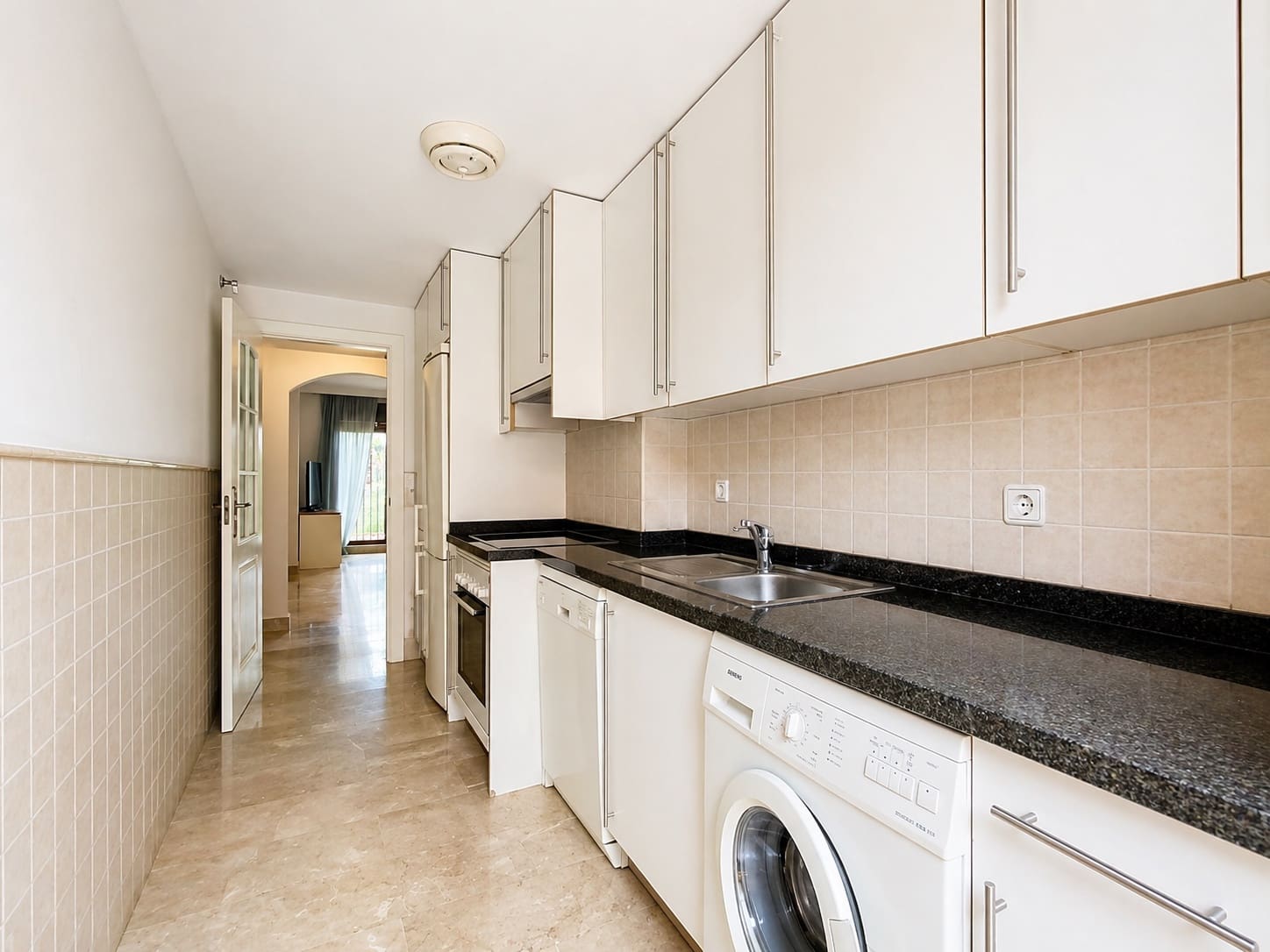 2 Zimmer Apartment zu verkaufen in Estepona mit Pool Garage - 279.000 € (Ref: 9804231)