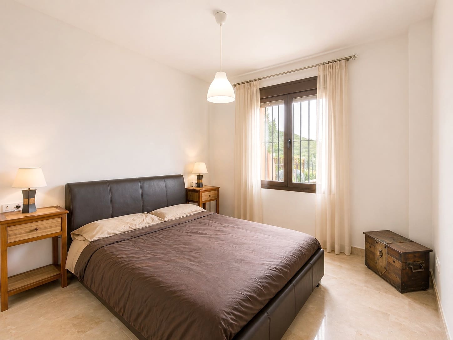 2 Zimmer Apartment zu verkaufen in Estepona mit Pool Garage - 279.000 € (Ref: 9804231)