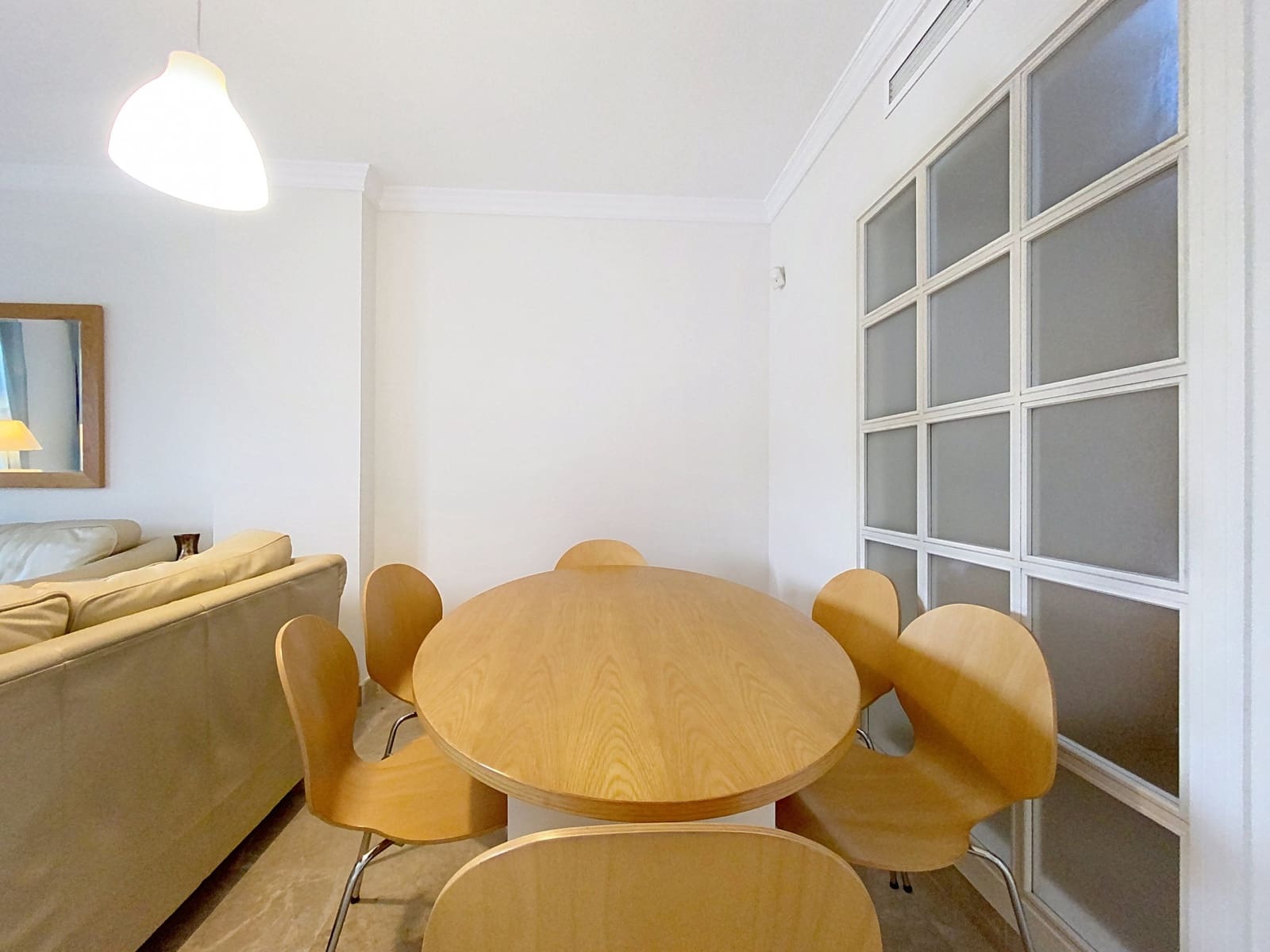 2 Zimmer Apartment zu verkaufen in Estepona mit Pool Garage - 279.000 € (Ref: 9804231)