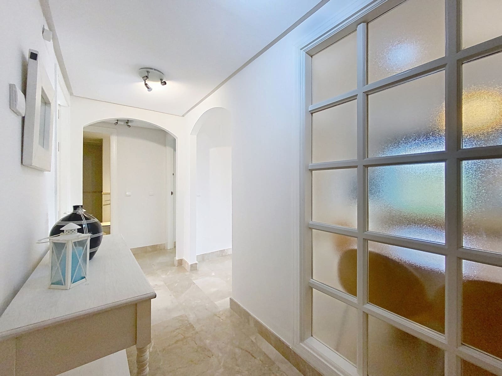 2 Zimmer Apartment zu verkaufen in Estepona mit Pool Garage - 279.000 € (Ref: 9804231)