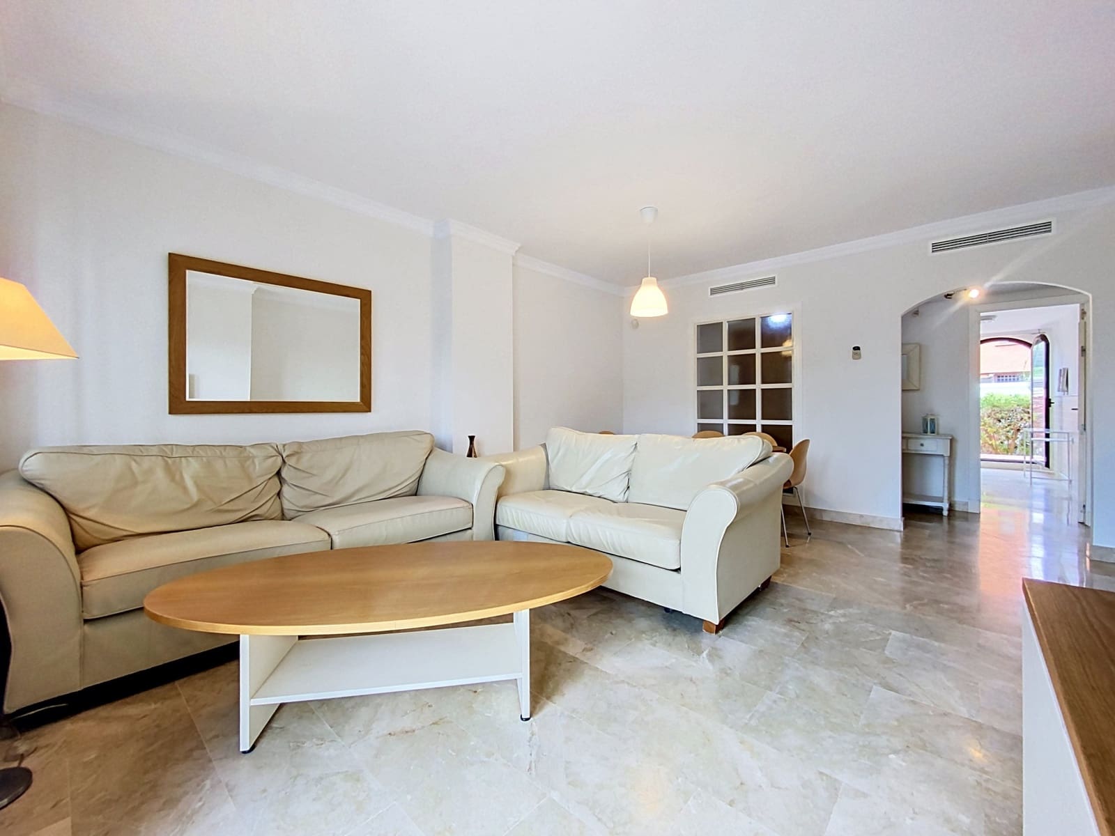 2 Zimmer Apartment zu verkaufen in Estepona mit Pool Garage - 279.000 € (Ref: 9804231)