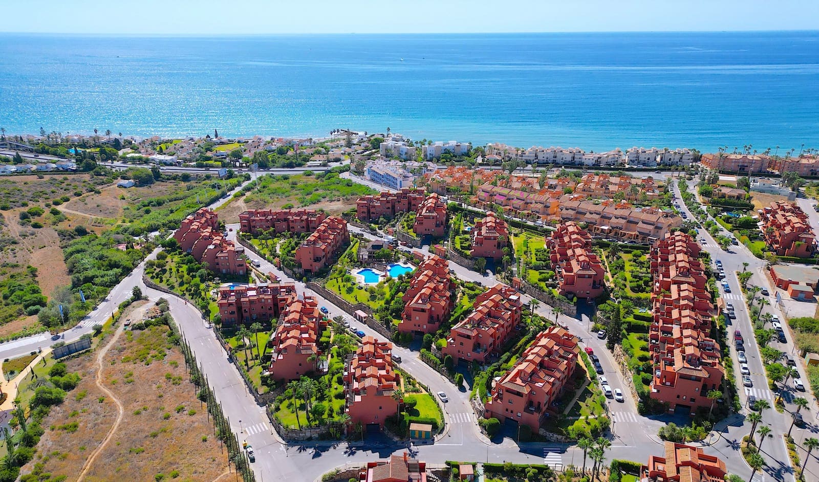 2 Zimmer Apartment zu verkaufen in Estepona mit Pool Garage - 279.000 € (Ref: 9804231)