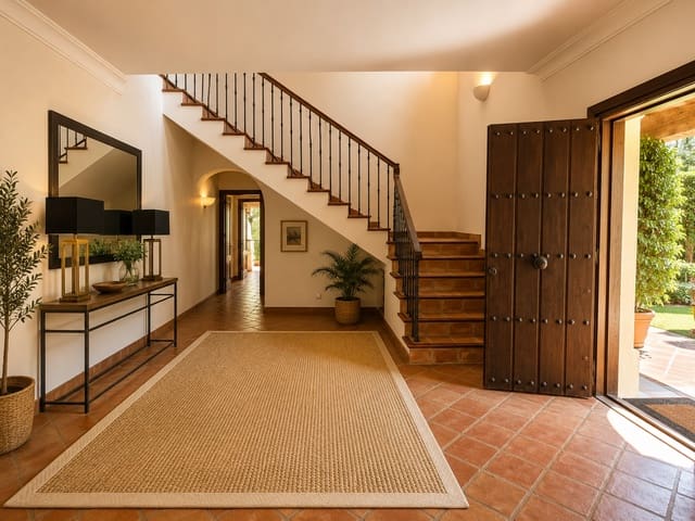 6 soveværelse Villa til salg i Sotogrande, San Roque med swimmingpool garage - € 1.795.000 (Ref: 9825009)