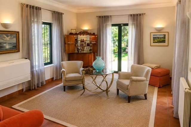 6 soveværelse Villa til salg i Sotogrande, San Roque med swimmingpool garage - € 1.795.000 (Ref: 9825009)