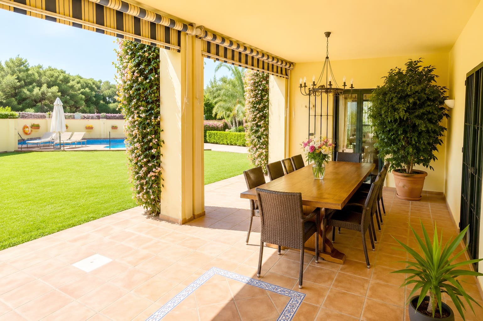 Chalet de 6 habitaciones en Sotogrande en venta con piscina garaje - 1.795.000 € (Ref: 9825009)