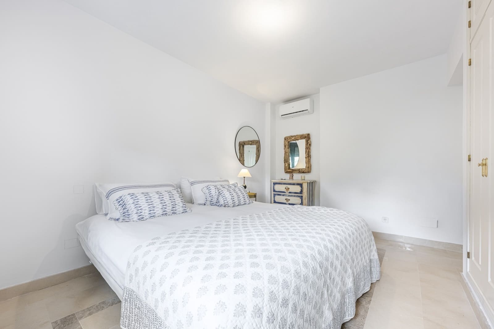 4 bedroom Townhouse for sale in Sotogrande with pool garage - € 1,270,000 (Ref: 9825010)