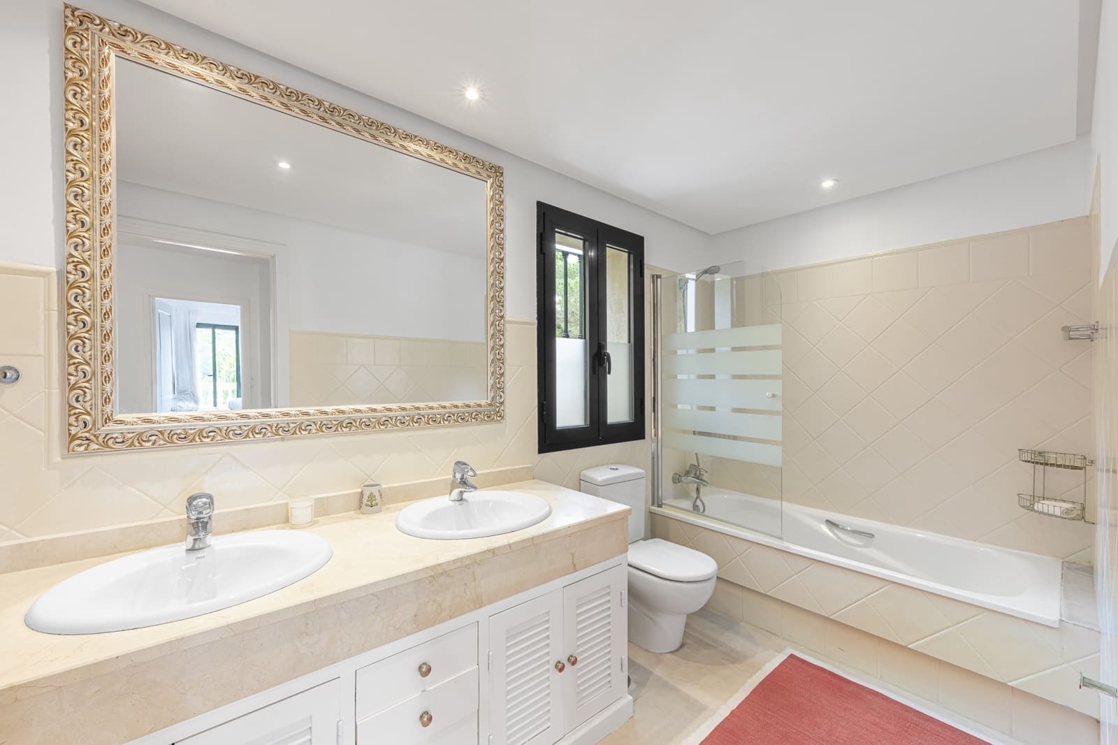 4 bedroom Townhouse for sale in Sotogrande with pool garage - € 1,270,000 (Ref: 9825010)