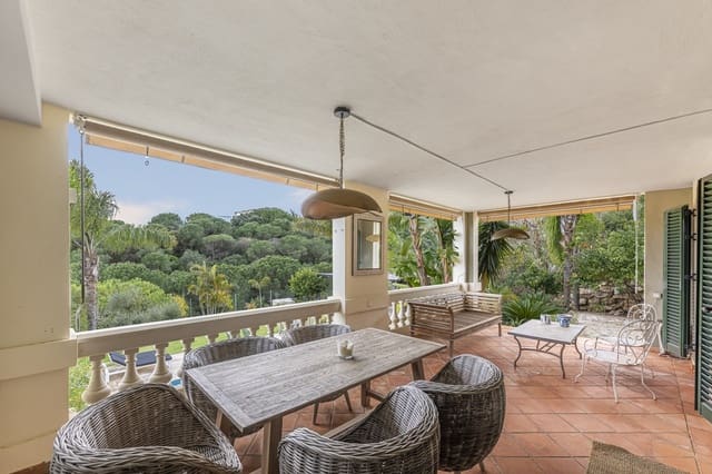 4 makuuhuone Omakotitalo myytävänä paikassa Sotogrande Alto, San Roque mukana uima-altaan 
autotalli - 1 270 000 € (Ref: 9825010)