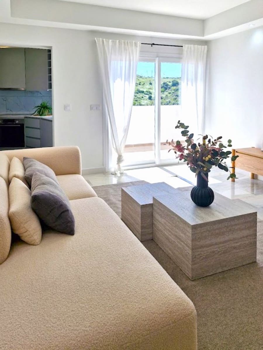 2 soverom Leilighet til salgs i Estepona med svømmebasseng garasje - € 399 000 (Ref: 9833590)