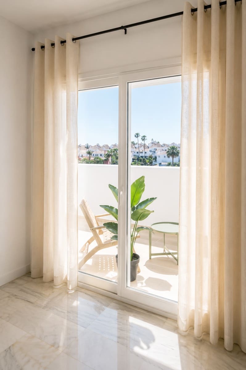 2 bedroom Apartment for sale in Estepona with pool garage - € 399,000 (Ref: 9833590)
