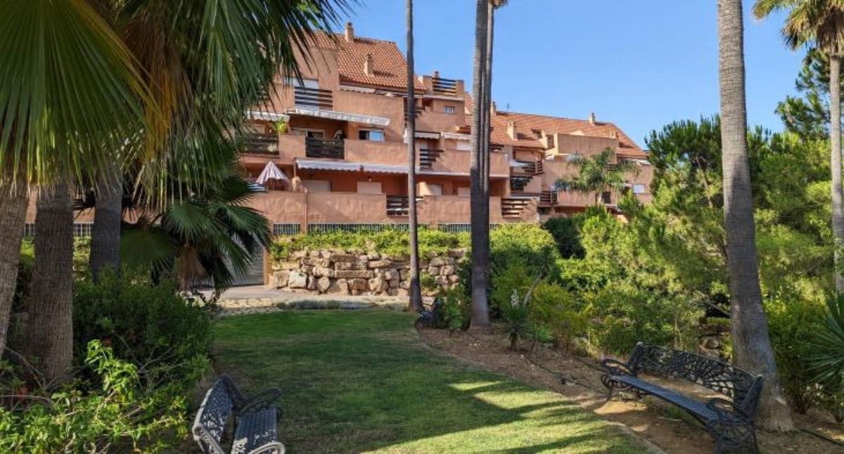 3 makuuhuone Kattohuoneisto myytävänä paikassa Bahia de Casares mukana uima-altaan 
autotalli - 380 000 € (Ref: 9855359)