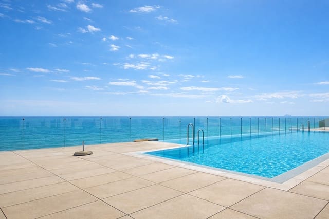 2 soverom Leilighet til salgs i Estepona med svømmebasseng garasje - € 849 000 (Ref: 9859930)