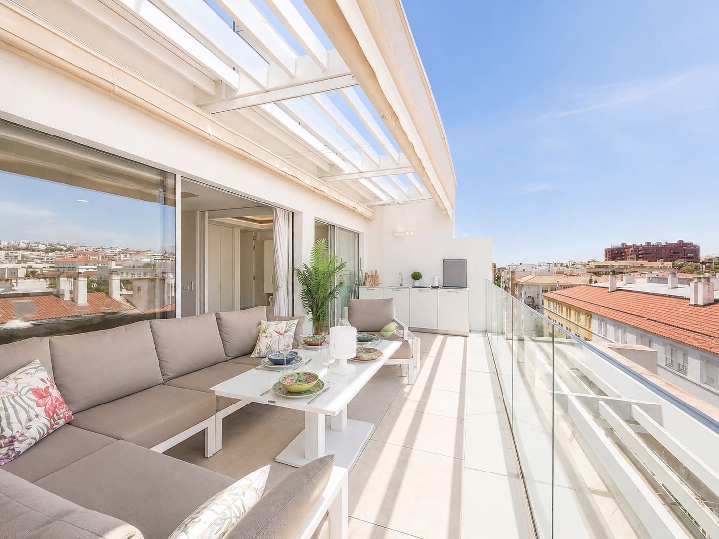 2 slaapkamer Appartement te koop in Estepona met zwembad garage - € 849.000 (Ref: 9859930)