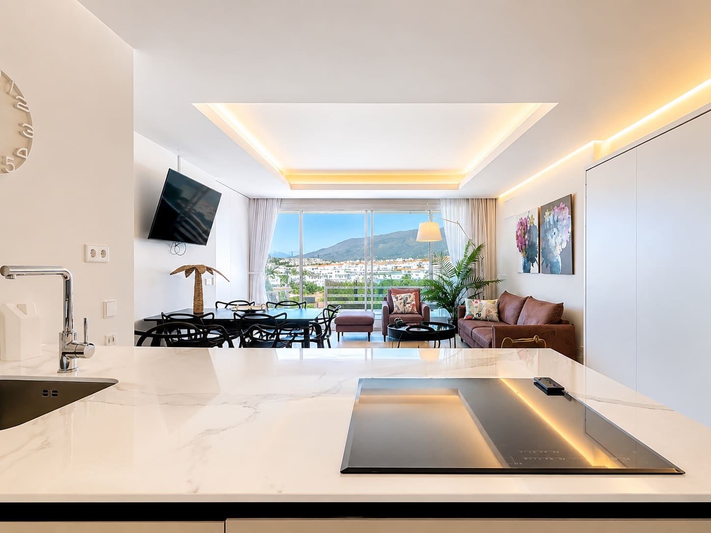 2 slaapkamer Appartement te koop in Estepona met zwembad garage - € 849.000 (Ref: 9859930)