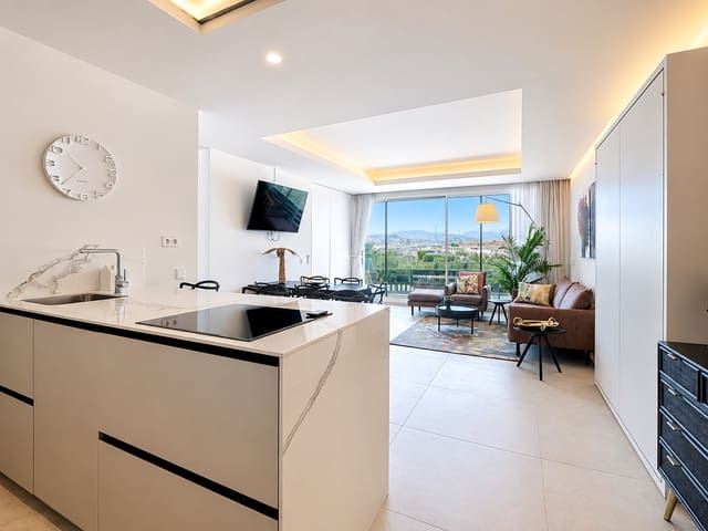 2 soverom Leilighet til salgs i Estepona med svømmebasseng garasje - € 849 000 (Ref: 9859930)