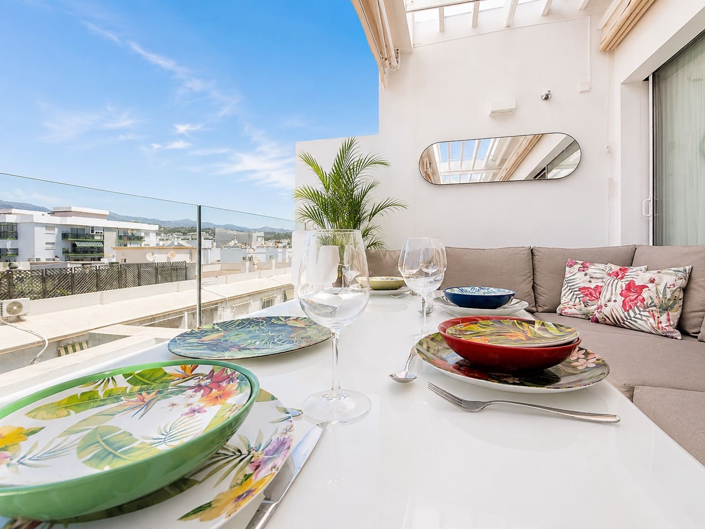2 slaapkamer Appartement te koop in Estepona met zwembad garage - € 849.000 (Ref: 9859930)