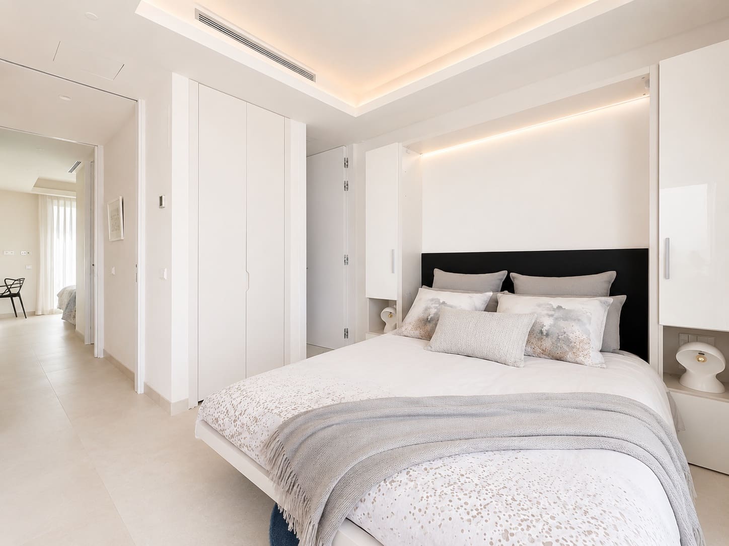 2 slaapkamer Appartement te koop in Estepona met zwembad garage - € 849.000 (Ref: 9859930)