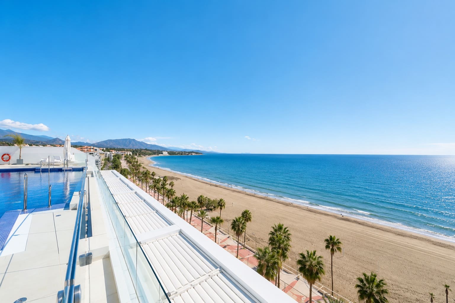 2 slaapkamer Appartement te koop in Estepona met zwembad garage - € 849.000 (Ref: 9859930)