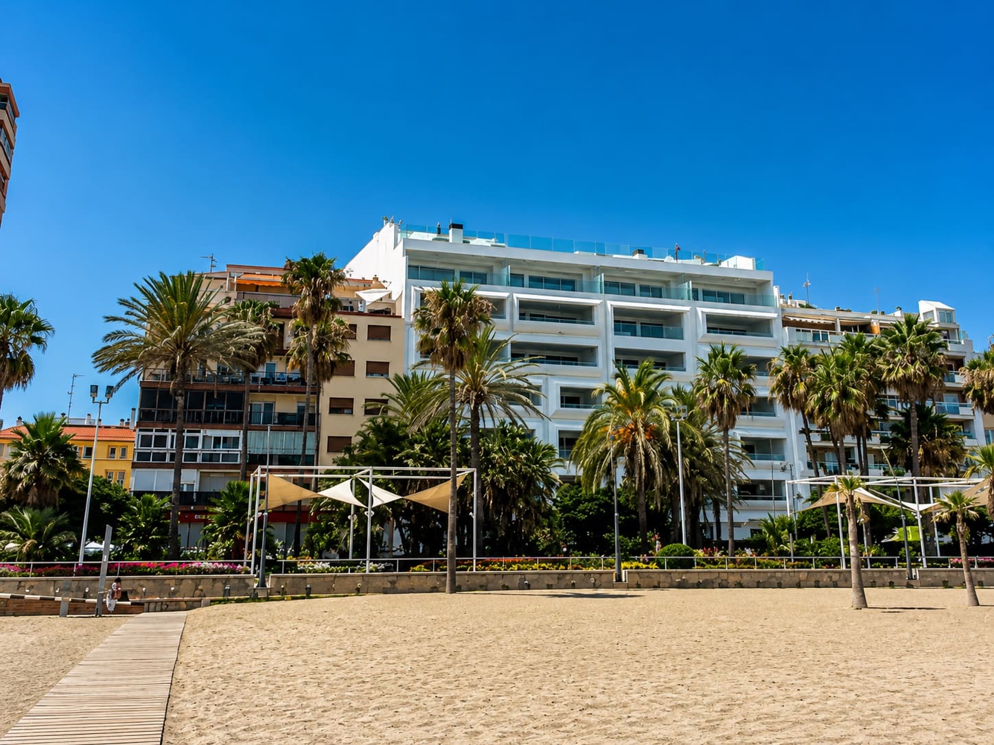 2 slaapkamer Appartement te koop in Estepona met zwembad garage - € 849.000 (Ref: 9859930)
