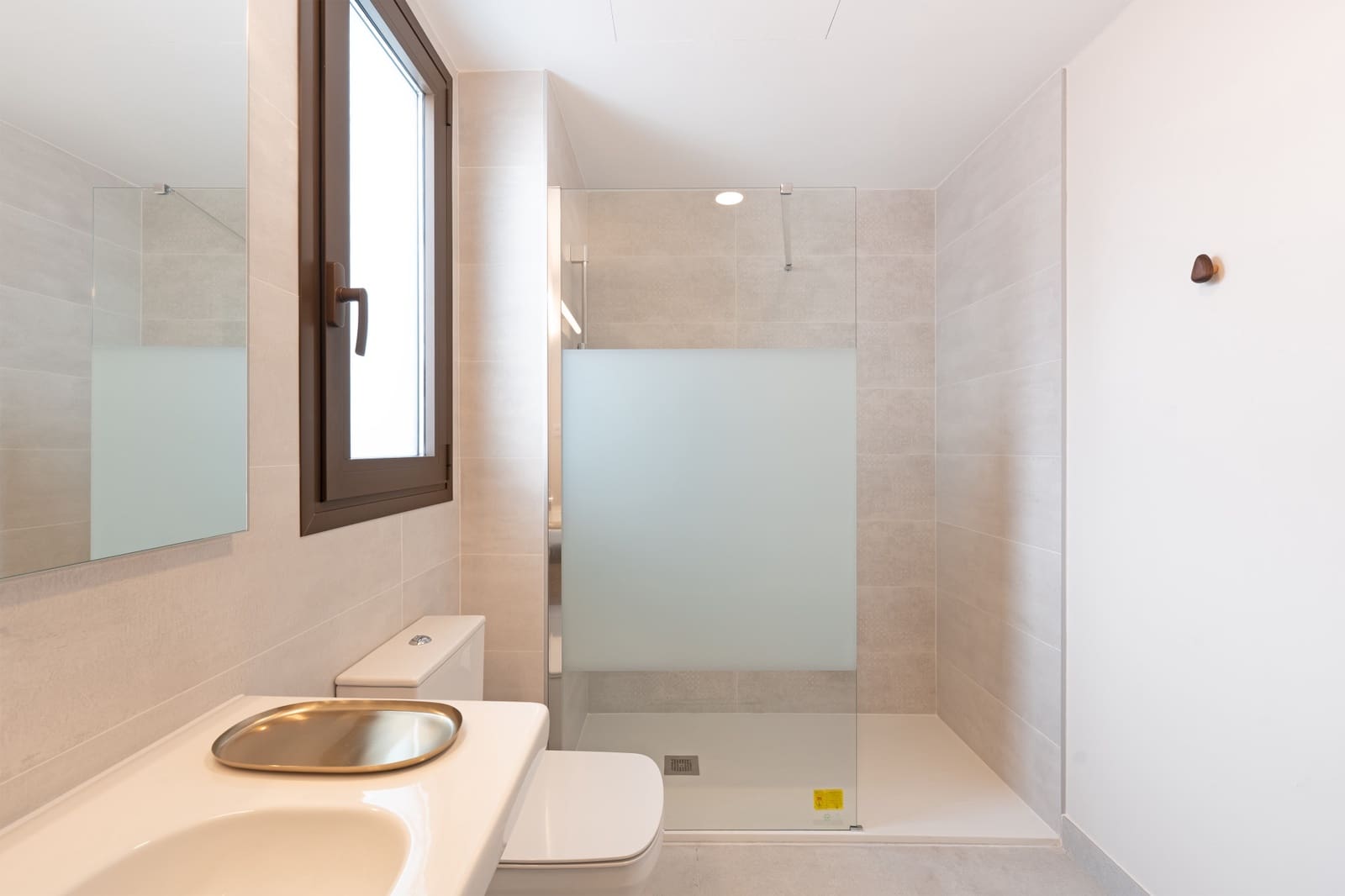 3 sypialnia Penthouse na sprzedaż w Estepona z basenem garażem - 895 000 € (Ref: 9861815)
