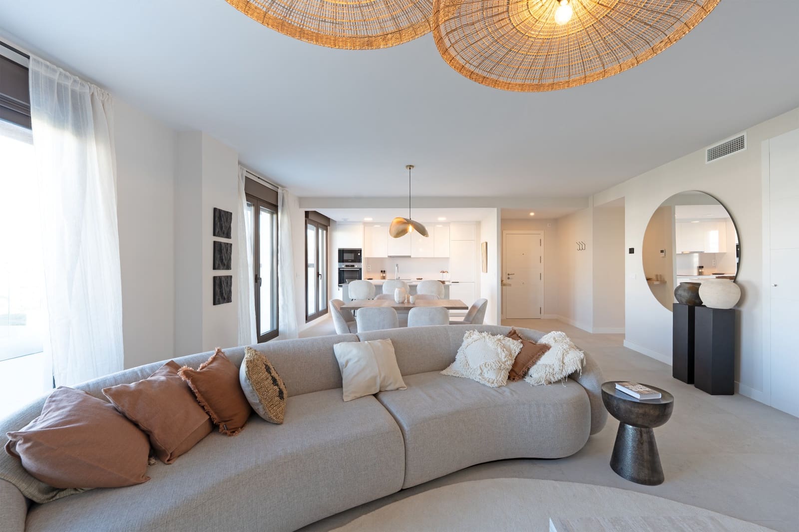 3 sypialnia Penthouse na sprzedaż w Estepona z basenem garażem - 895 000 € (Ref: 9861815)