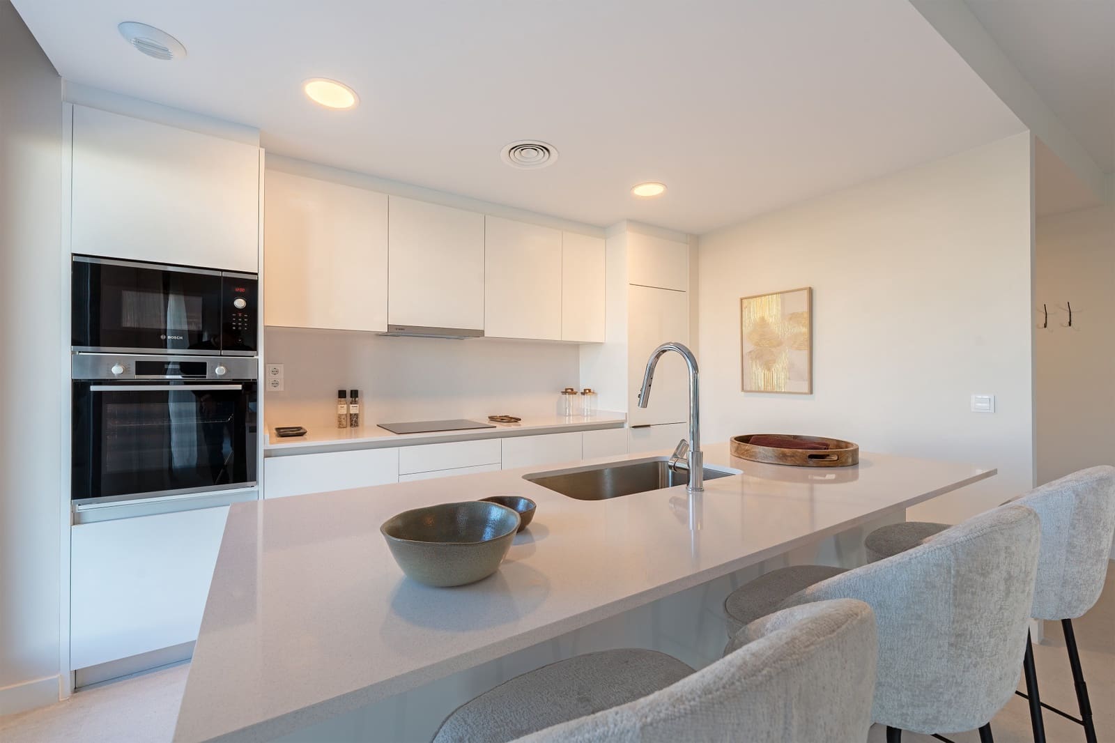 3 sypialnia Penthouse na sprzedaż w Estepona z basenem garażem - 895 000 € (Ref: 9861815)
