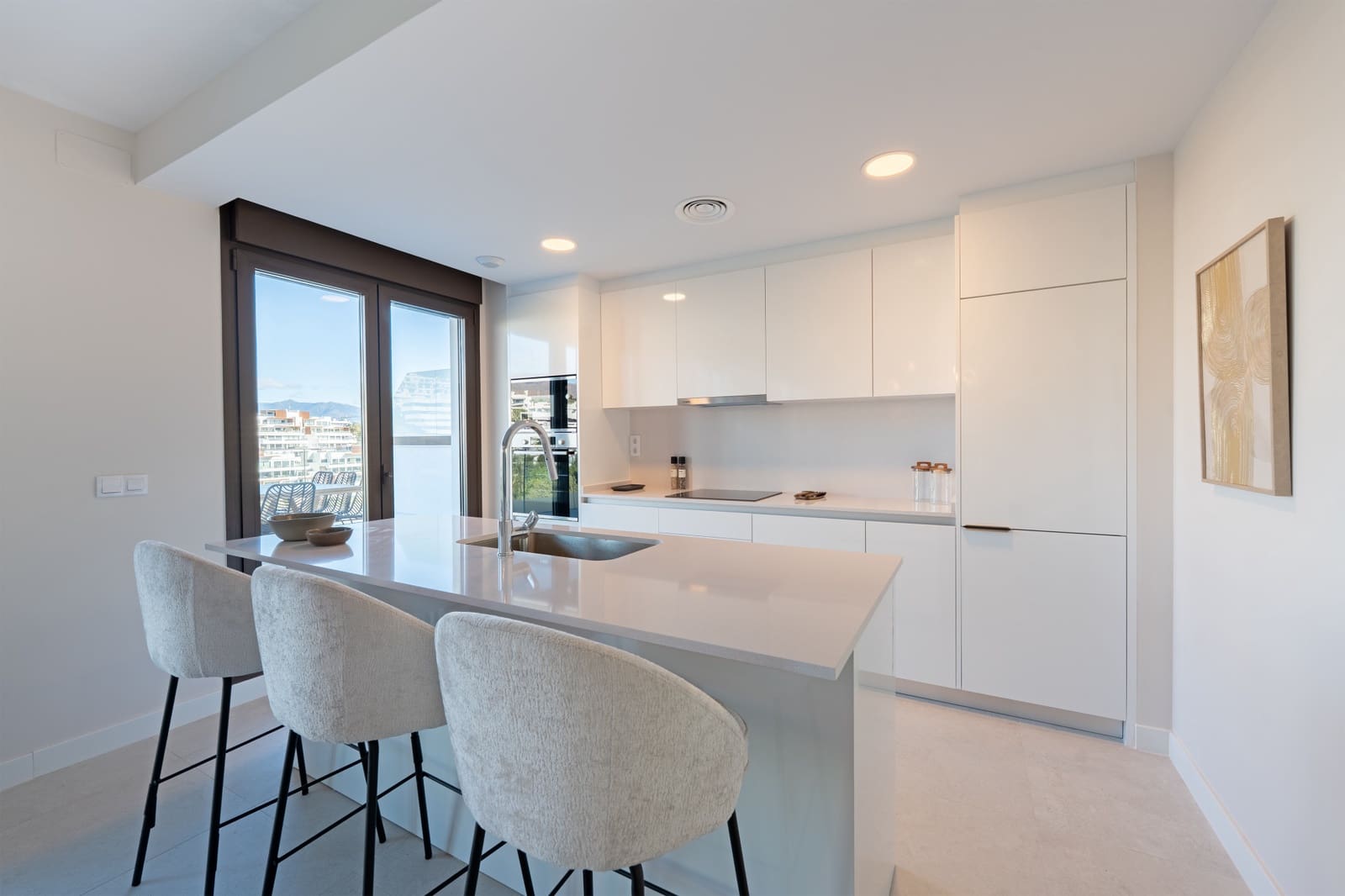 3 sypialnia Penthouse na sprzedaż w Estepona z basenem garażem - 895 000 € (Ref: 9861815)