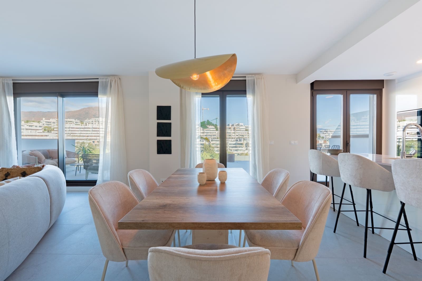 3 sypialnia Penthouse na sprzedaż w Estepona z basenem garażem - 895 000 € (Ref: 9861815)
