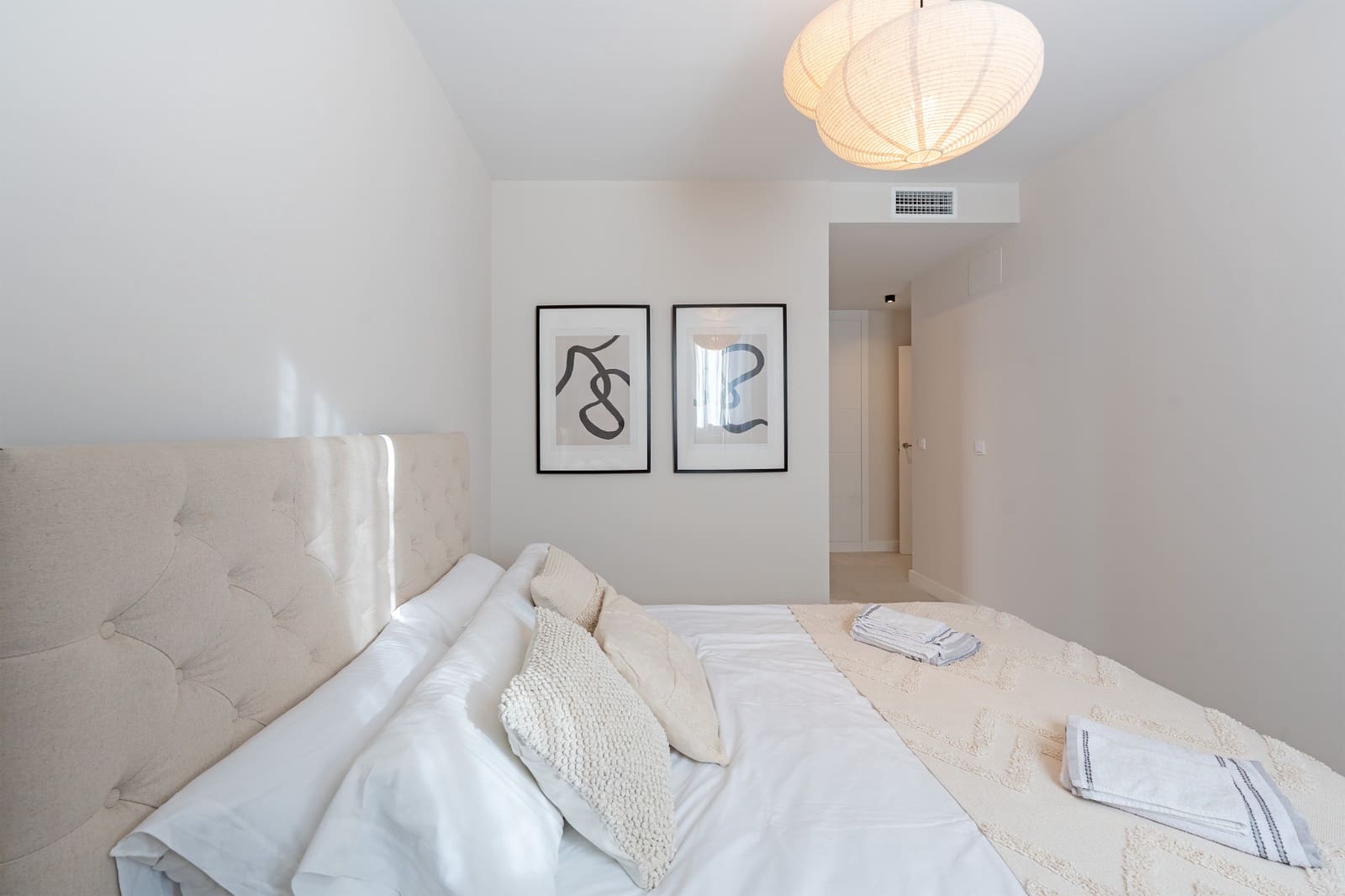 3 sypialnia Penthouse na sprzedaż w Estepona z basenem garażem - 895 000 € (Ref: 9861815)