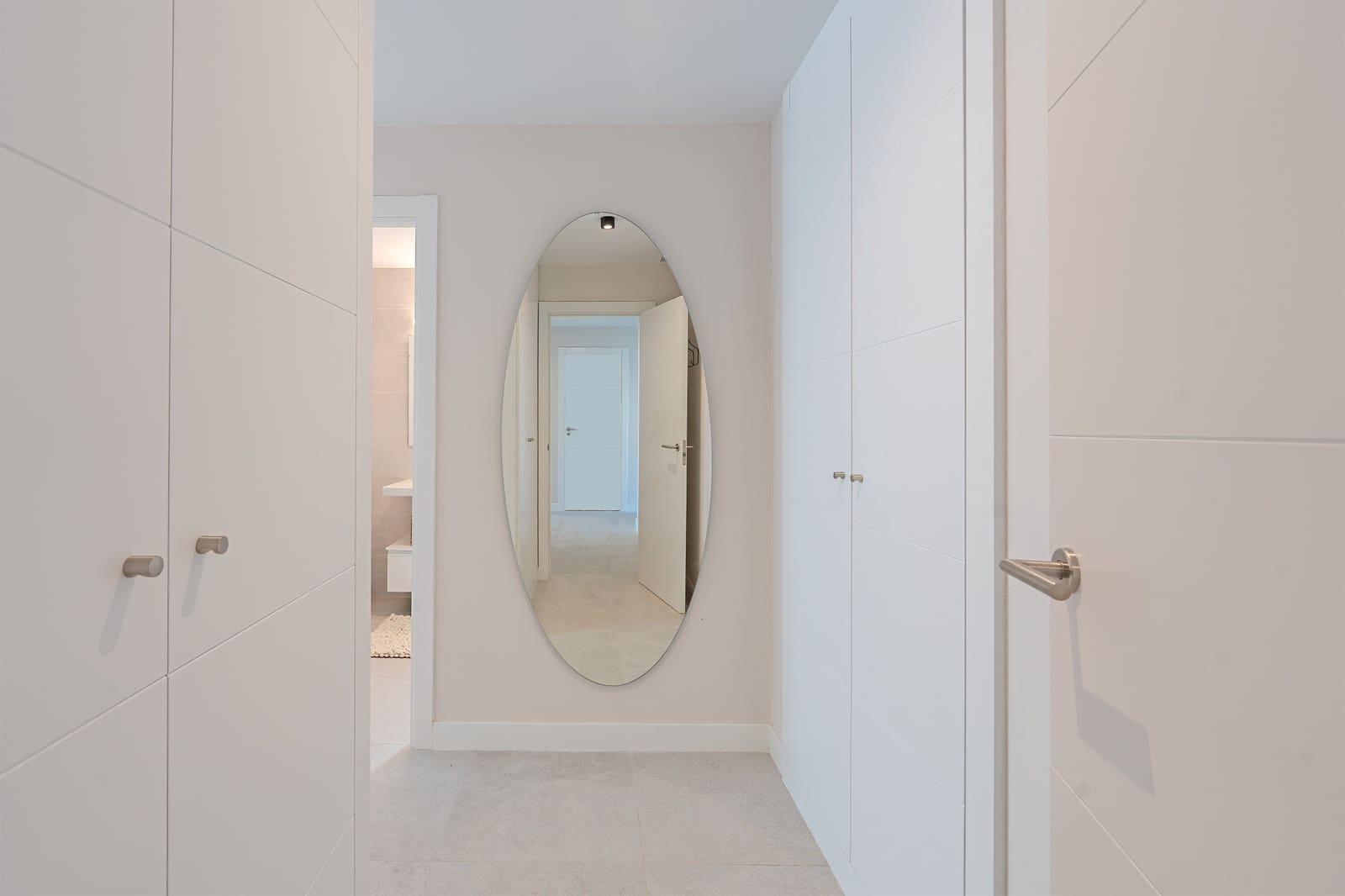 3 sypialnia Penthouse na sprzedaż w Estepona z basenem garażem - 895 000 € (Ref: 9861815)