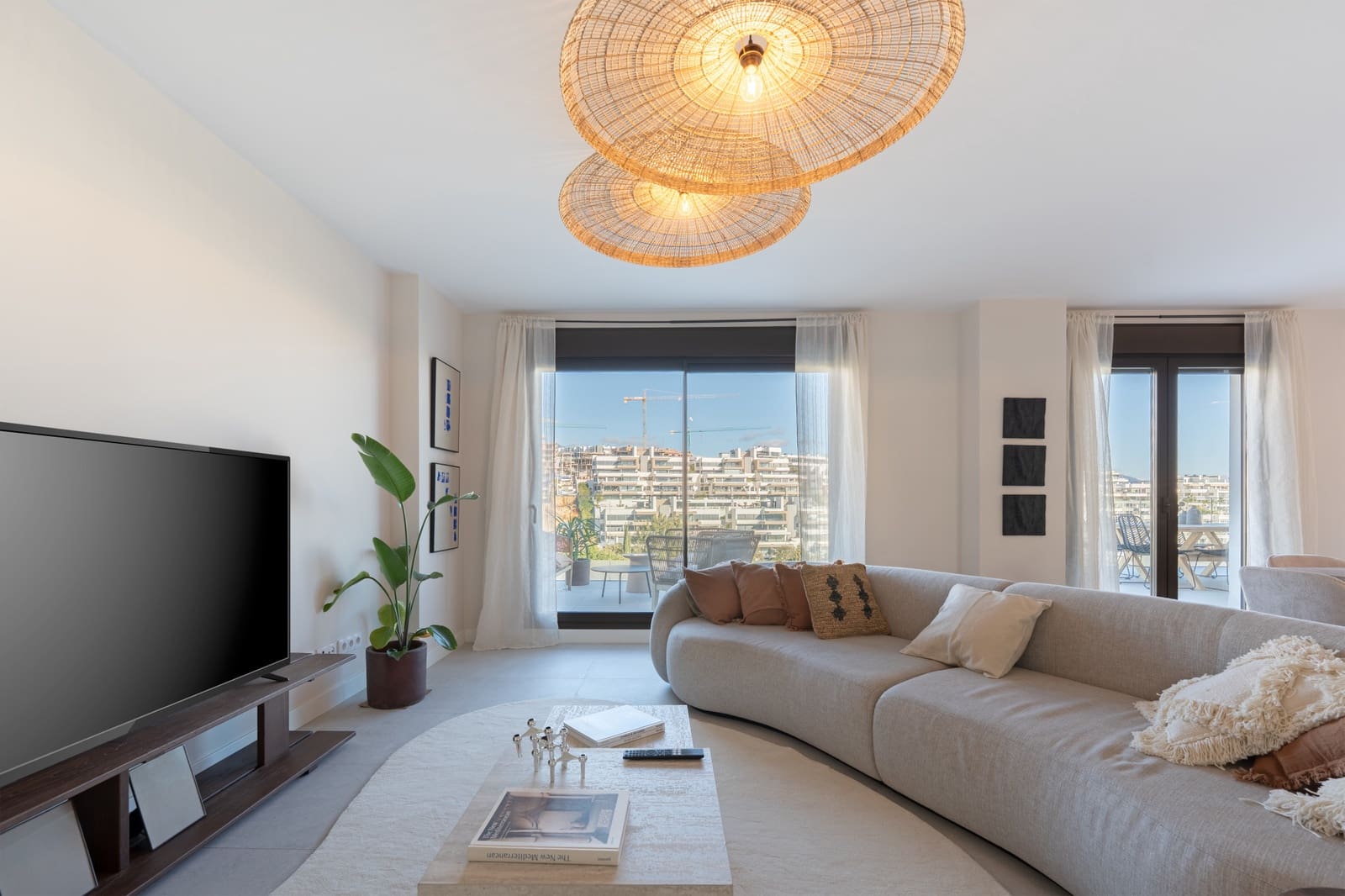 3 sypialnia Penthouse na sprzedaż w Estepona z basenem garażem - 895 000 € (Ref: 9861815)