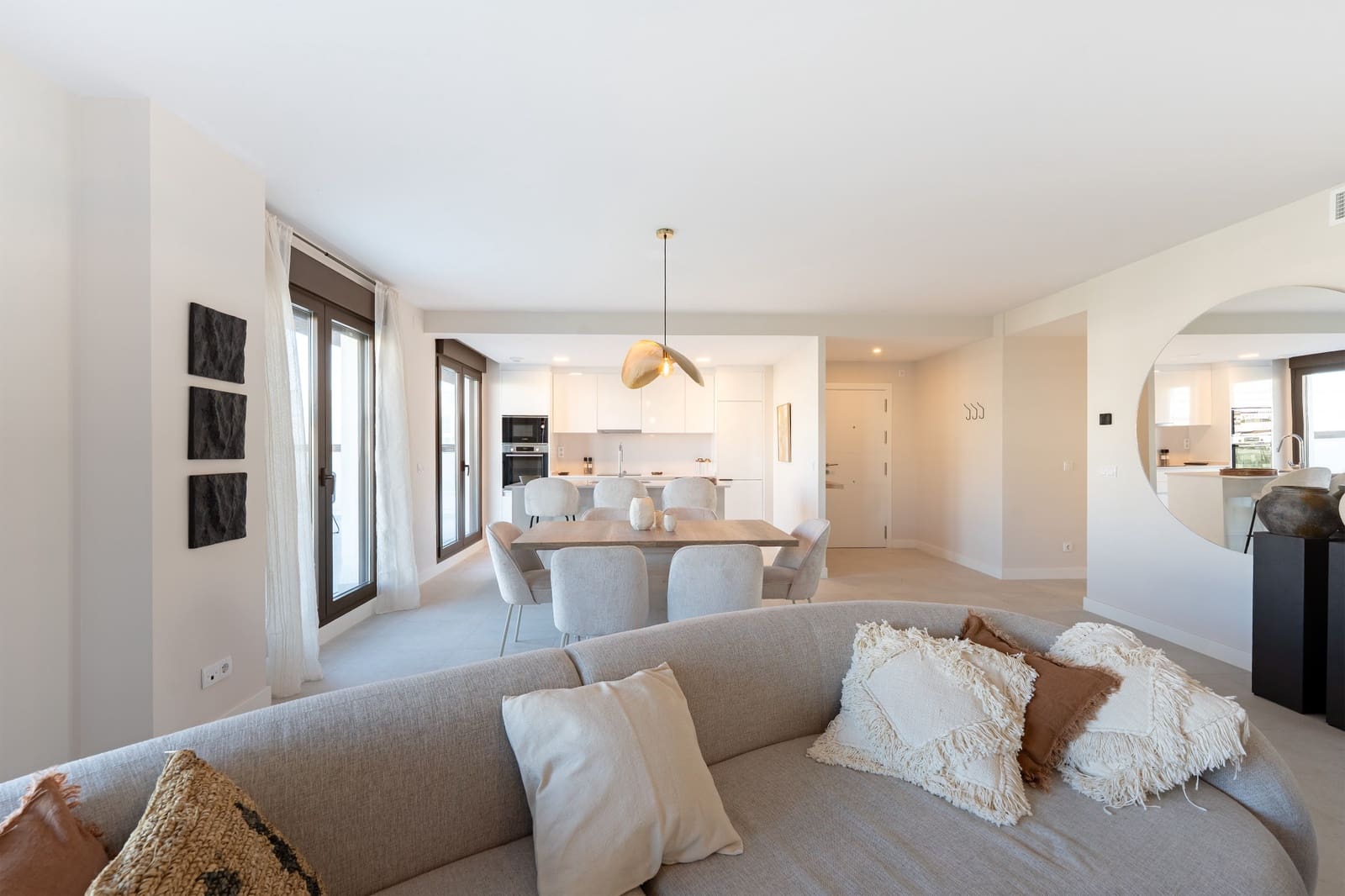 3 sypialnia Penthouse na sprzedaż w Estepona z basenem garażem - 895 000 € (Ref: 9861815)