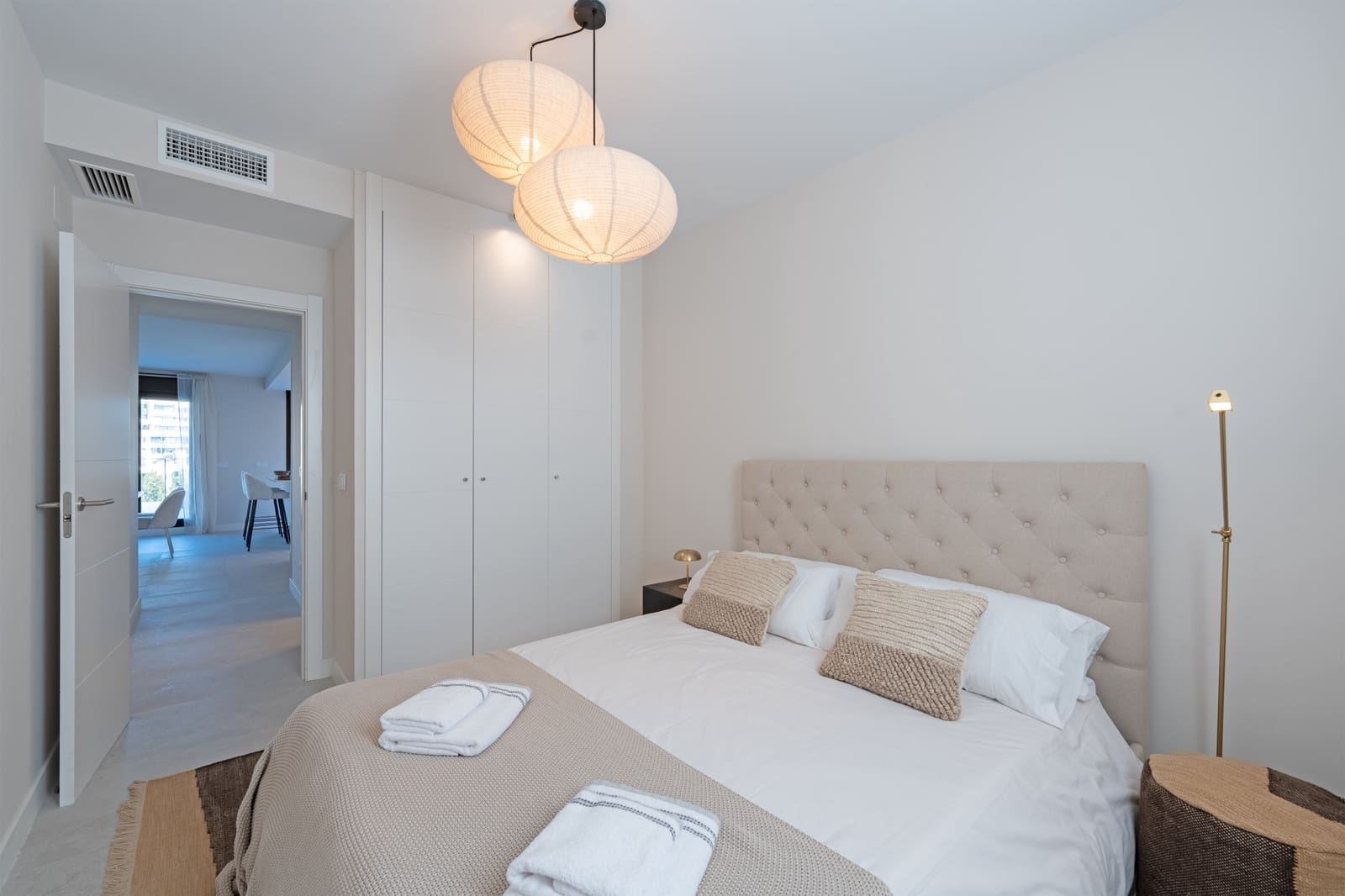 3 sypialnia Penthouse na sprzedaż w Estepona z basenem garażem - 895 000 € (Ref: 9861815)