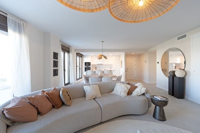 3 quarto Penthouse para venda em Estepona com piscina garagem - 895 000 € (Ref: 9861815)