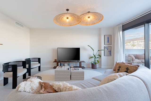 3 quarto Penthouse para venda em Estepona com piscina garagem - 895 000 € (Ref: 9861815)