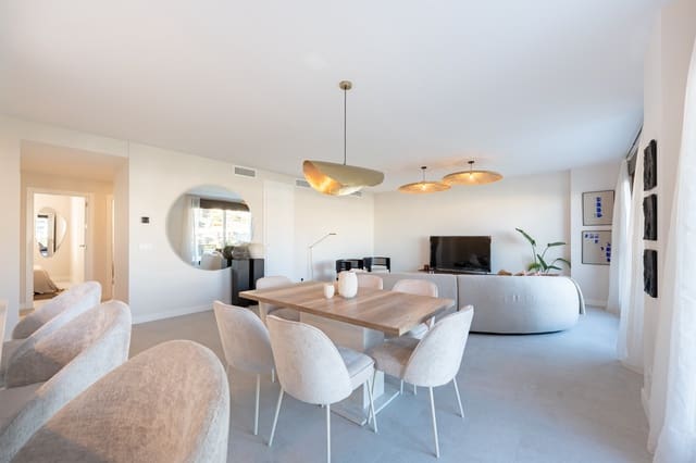 3 quarto Penthouse para venda em Estepona com piscina garagem - 895 000 € (Ref: 9861815)