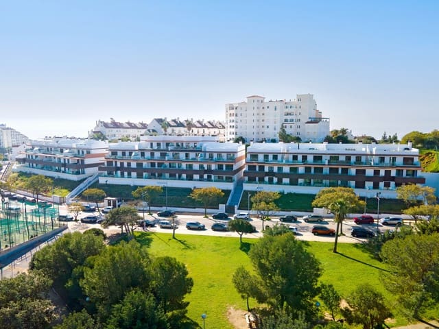 3 quarto Penthouse para venda em Estepona com piscina garagem - 895 000 € (Ref: 9861815)