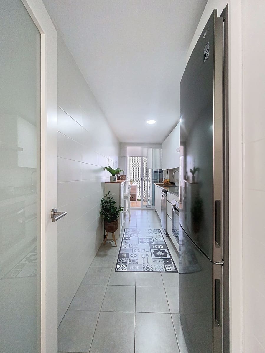 3 bedroom Penthouse for sale in Estepona with pool garage - € 689,000 (Ref: 9861816)