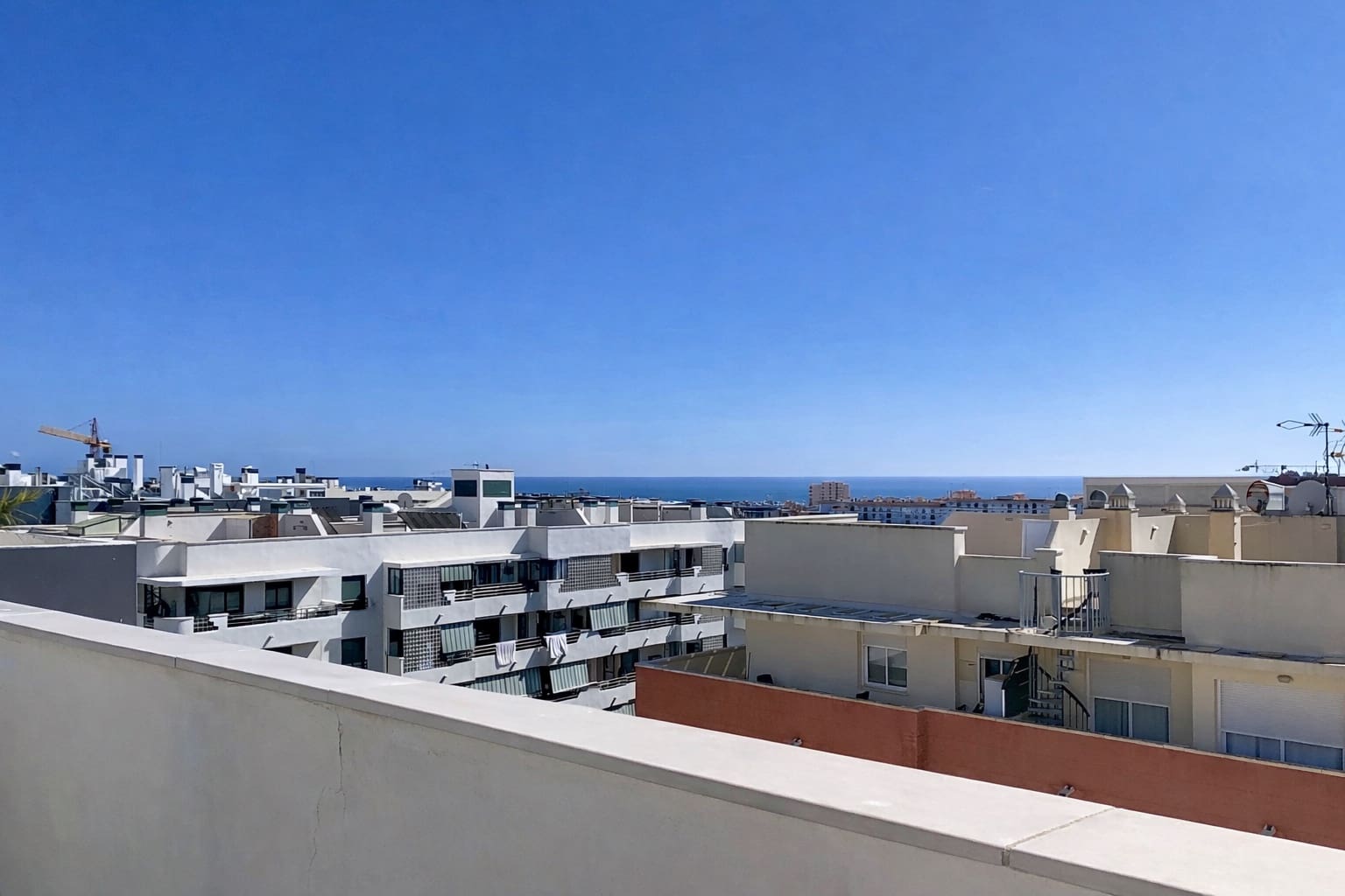 3 bedroom Penthouse for sale in Estepona with pool garage - € 689,000 (Ref: 9861816)