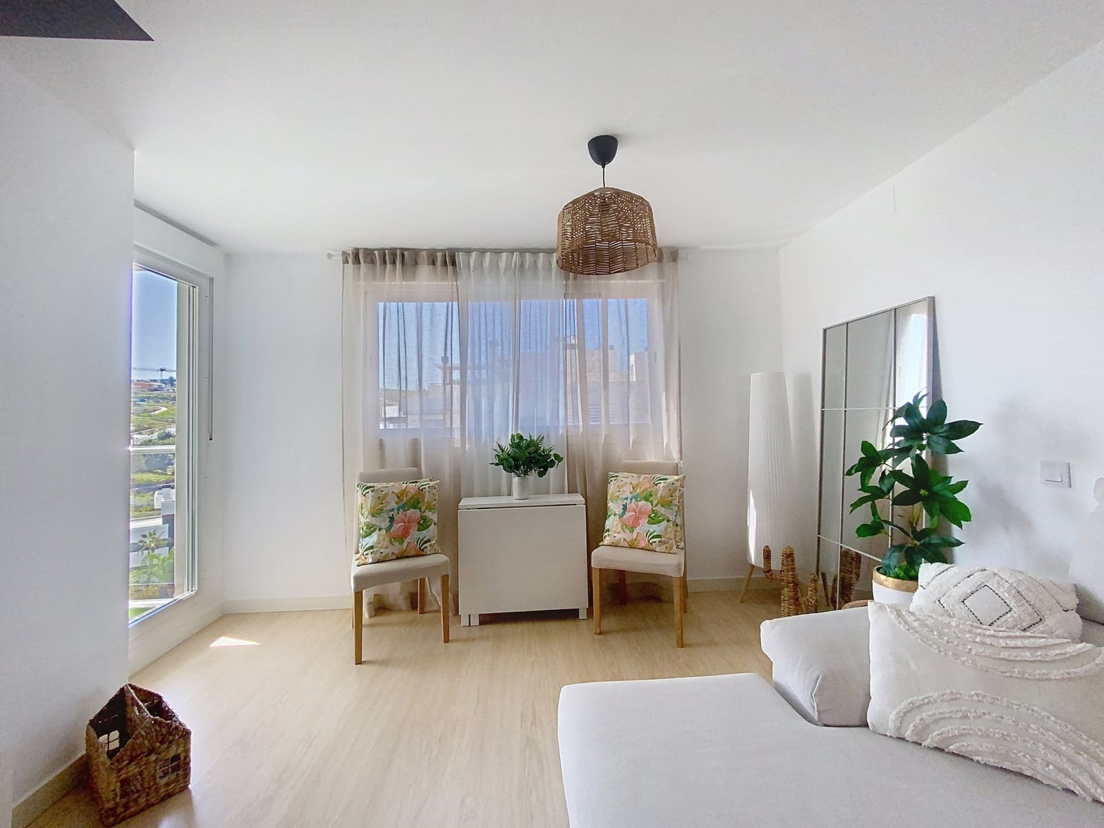 3 bedroom Penthouse for sale in Estepona with pool garage - € 689,000 (Ref: 9861816)