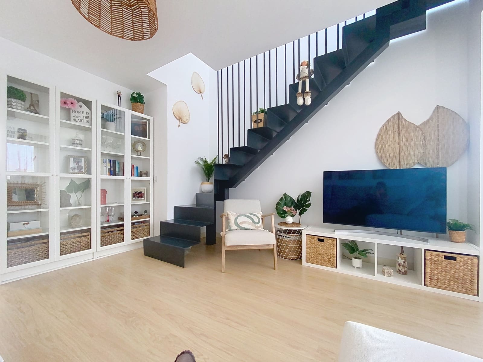 3 bedroom Penthouse for sale in Estepona with pool garage - € 689,000 (Ref: 9861816)