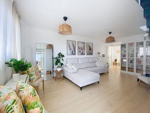3 bedroom Penthouse for sale in Centro, Estepona with pool garage - € 689,000 (Ref: 9861816)