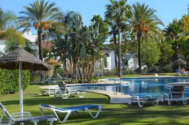 2 soveværelse Lejlighed til salg i Marbella med swimmingpool garage - € 460.000 (Ref: 9881601)