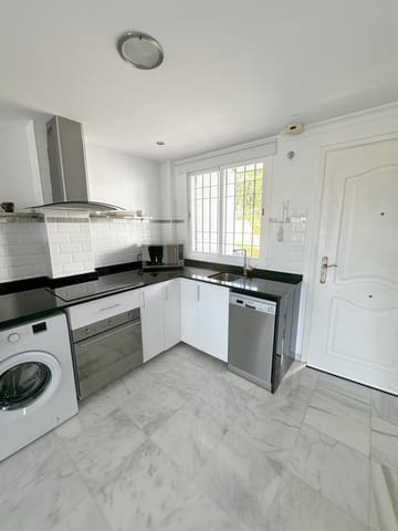 2 soveværelse Lejlighed til salg i Marbella med swimmingpool garage - € 460.000 (Ref: 9881601)