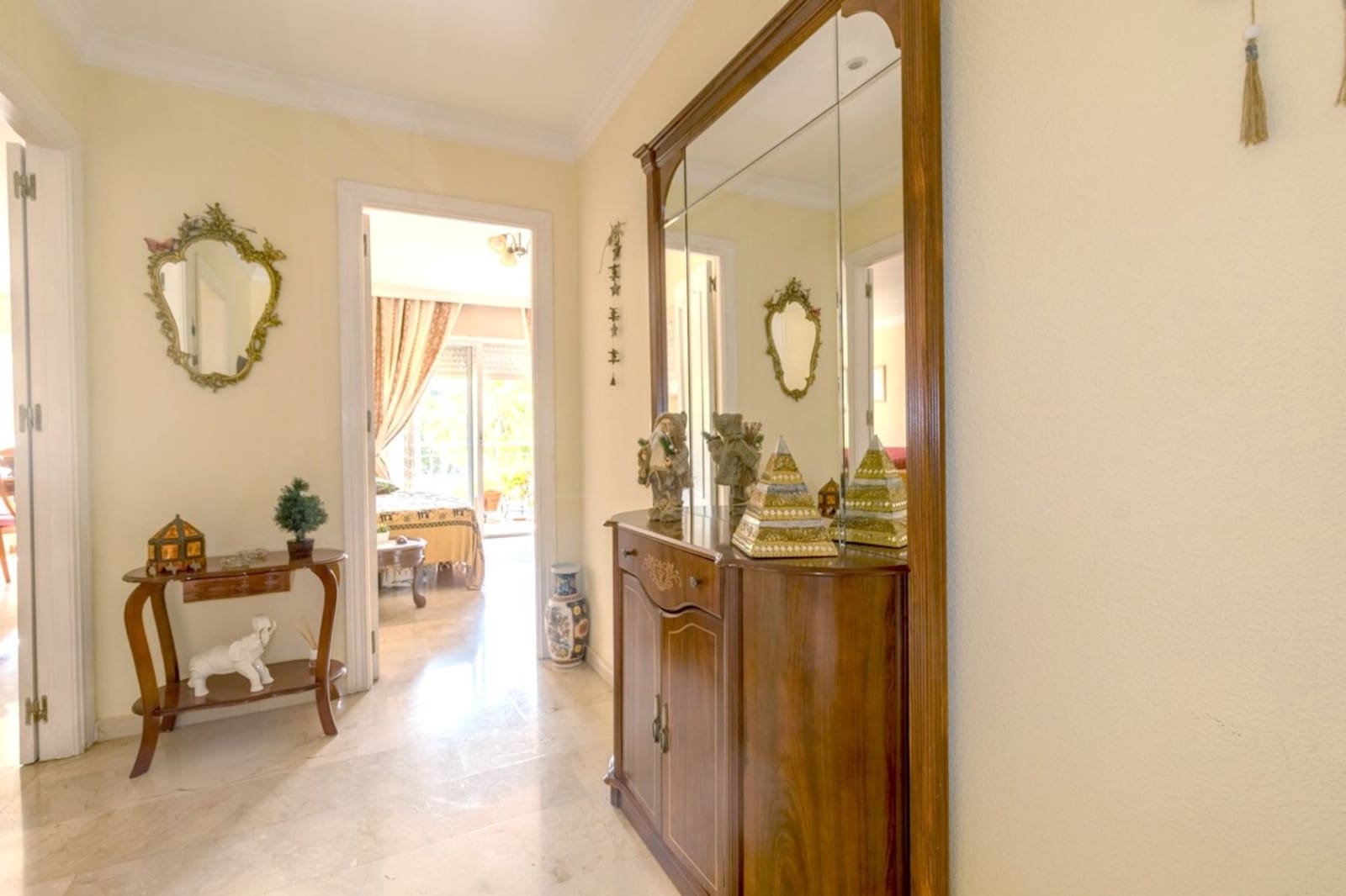 Apartamento de 3 habitaciones en Estepona en venta - 650.000 € (Ref: 9881604)
