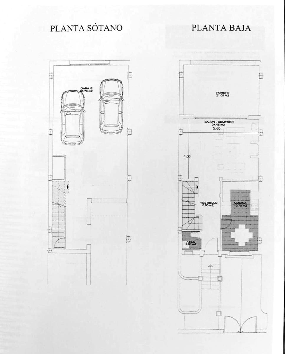 3 bedroom Townhouse for sale in Estepona with pool garage - € 530,000 (Ref: 9892000)
