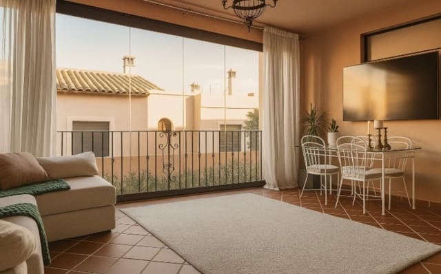 3 sypialnia Dom na sprzedaż w Estepona z basenem garażem - 530 000 € (Ref: 9892000)